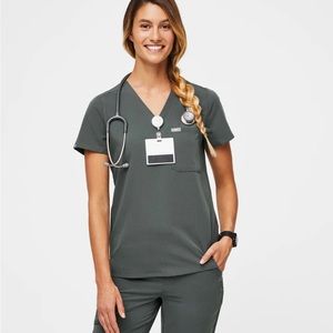 Figs bonsai 1 pocket scrub top